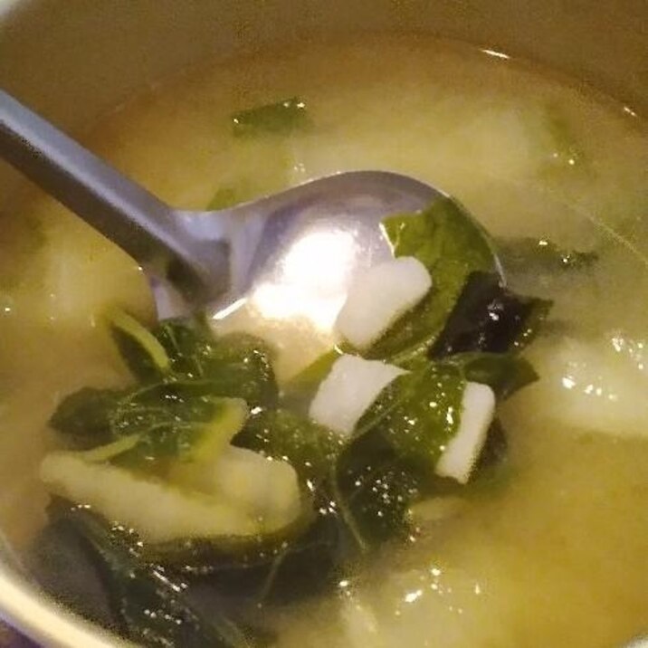 長芋と白菜とわかめのお味噌汁